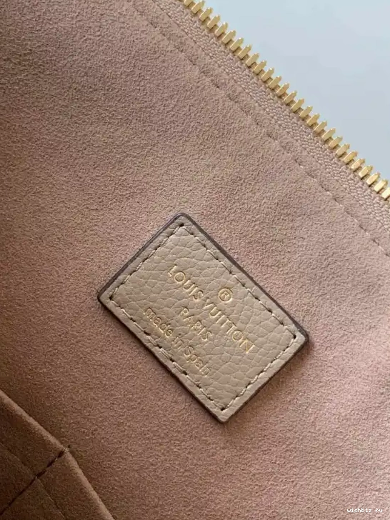 WIS VUITTON V MM TOTE LOUIS 0617